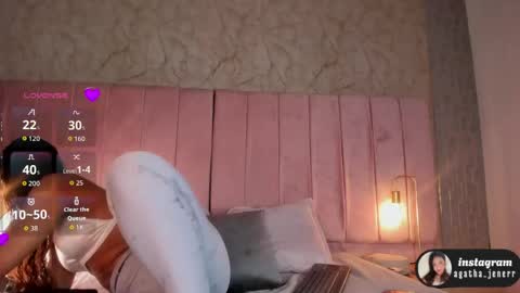 Snapshot of agatha_jener chatting on April 29, 11:36 am agatha_jener online show from April 29, 11:36 am
