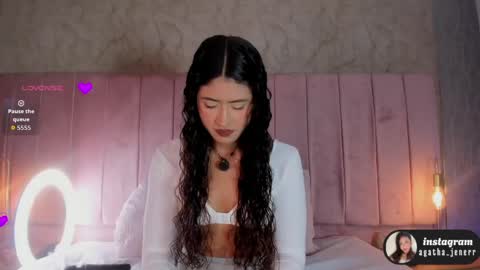 Snapshot of agatha_jener chatting on May 1, 11:37 am agatha_jener online show from May 1, 11:37 am
