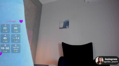 Snapshot of agatha_jener chatting on May 2, 11:37 am agatha_jener online show from May 2, 11:37 am