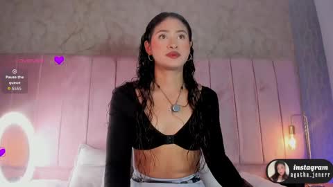 Snapshot of agatha_jener chatting on May 21, 11:28 am agatha_jener online show from May 21, 11:28 am