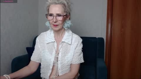 Snapshot of agatha_moore_ chatting on February 24, 3:54 pm Agatha online show from February 24, 3:54 pm