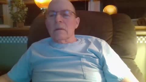 aguynrkfrd online show from February 8, 10:18 am