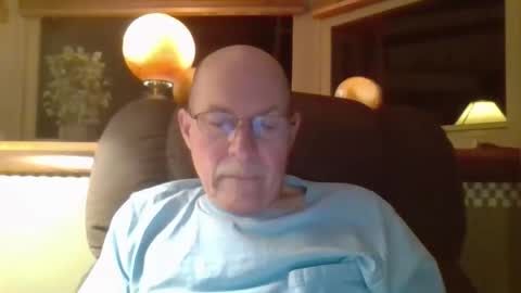 aguynrkfrd online show from April 3, 8:56 am