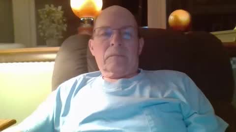 aguynrkfrd online show from April 16, 8:59 am