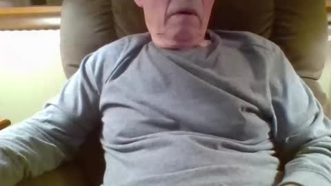 aguynrkfrd online show from April 22, 10:06 am