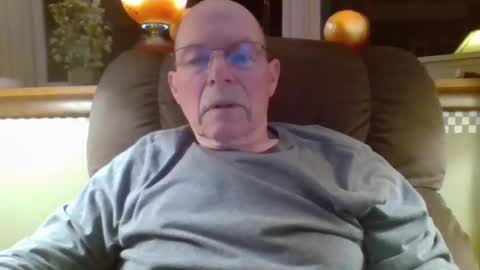 aguynrkfrd online show from April 23, 9:19 am