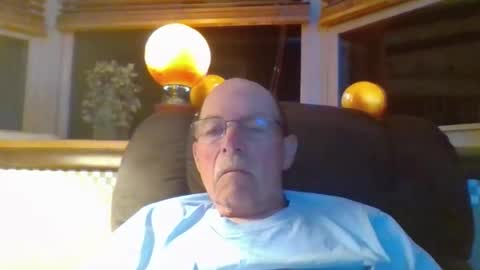 aguynrkfrd online show from June 9, 8:48 am