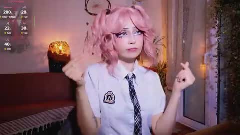 Snapshot of ahegame chatting on June 13, 6:17 pm Coraline online show from June 13, 6:17 pm