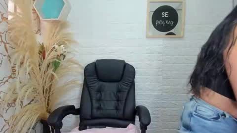 Snapshot of ahisha09 chatting on January 27, 7:13 pm Ahisha online show from January 27, 7:13 pm