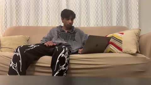 Snapshot of ahmedkhan632131 chatting on May 31, 4:09 am Dylan online show from May 31, 4:09 am
