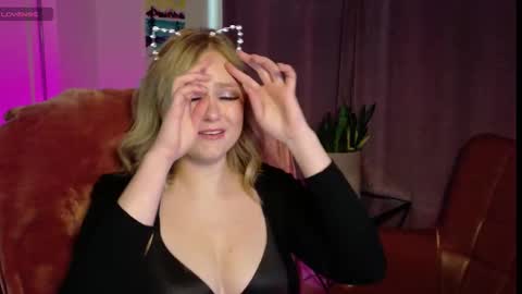 Ahri online show from February 10, 8:02 pm