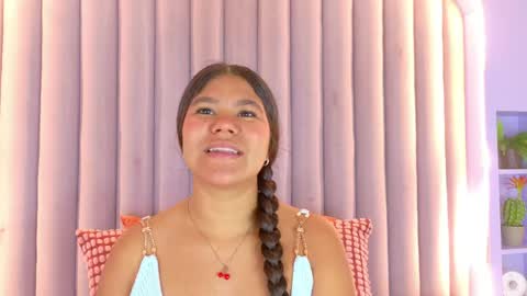 Snapshot of ahslyevans__ chatting on June 1, 7:37 pm AHSLY online show from June 1, 7:37 pm