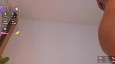 Snapshot of ahvi_ebony chatting on May 13, 1:30 pm Ahvi Ebony online show from May 13, 1:30 pm