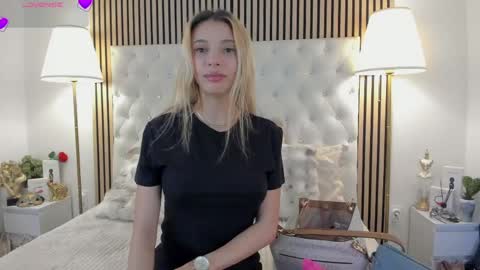 Snapshot of ai_bamby chatting on June 7, 8:18 am Sarah online show from June 7, 8:18 am