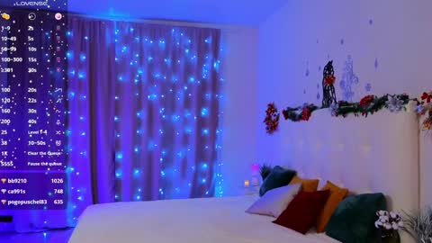 Lexi online show from December 4, 10:02 am