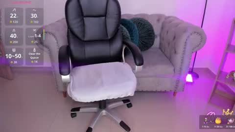 AIDA ADAMS online show from March 7, 11:29 am