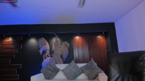 aidajoness online show from September 11, 12:49 pm