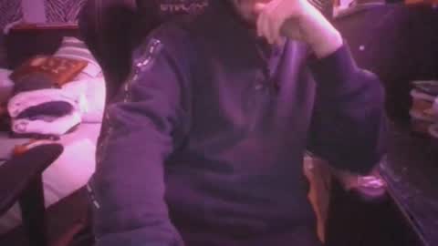 Snapshot of aiden_ball07 chatting on October 5, 6:17 pm aiden_ball07 online show from October 5, 6:17 pm