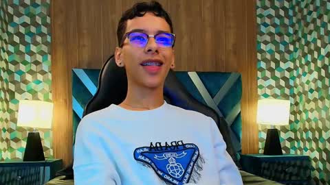 aiden_royce online show from September 25, 3:54 am