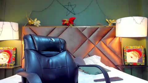 aiden_royce online show from December 23, 5:05 am