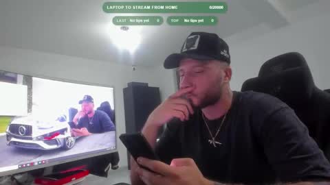 Snapshot of aidenmatthew chatting on October 6, 6:05 pm Aiden online show from October 6, 6:05 pm