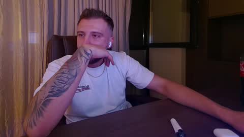 Snapshot of aidenmatthew chatting on November 9, 8:40 pm Aiden online show from November 9, 8:40 pm