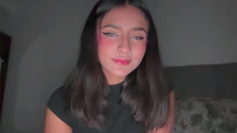 Snapshot of aiisha18 chatting on May 14, 1:45 am Aiisha online show from May 14, 1:45 am