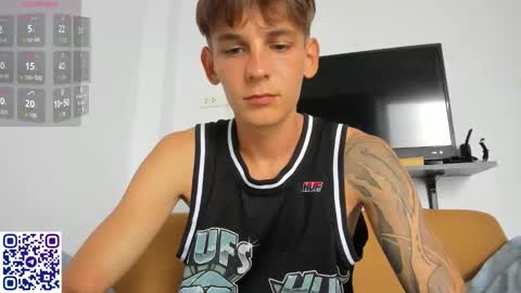 Snapshot of aiko_miracle chatting on February 6, 8:07 am birthday here online show from February 6, 8:07 am