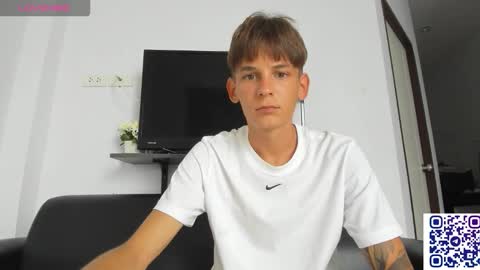 Snapshot of aiko_miracle chatting on February 8, 8:18 am birthday here online show from February 8, 8:18 am