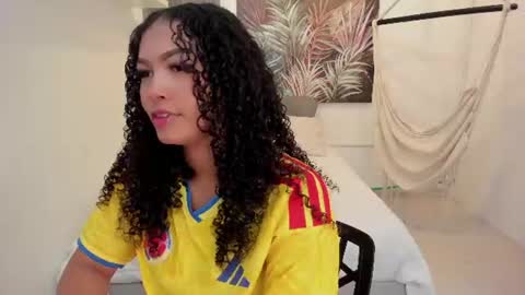 Snapshot of ailann_ chatting on July 3, 7:42 pm Alisson online show from July 3, 7:42 pm