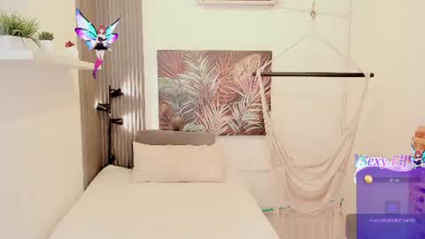 Snapshot of ailann_ chatting on July 4, 7:31 pm Alisson online show from July 4, 7:31 pm