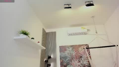 Snapshot of ailann_ chatting on July 7, 6:12 pm Alisson online show from July 7, 6:12 pm