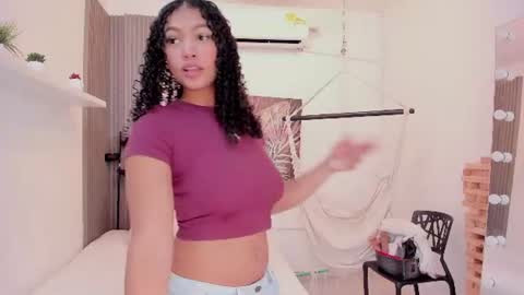 Snapshot of ailann_ chatting on July 17, 7:41 pm Alisson online show from July 17, 7:41 pm