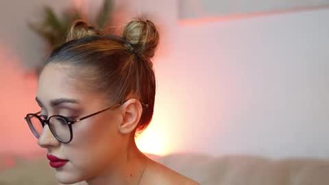  Aileen  online show from November 20, 7:57 pm