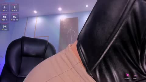 Snapshot of aileenvega chatting on February 20, 6:02 pm AILEEN VEGA online show from February 20, 6:02 pm