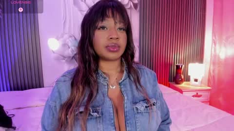 Snapshot of ailynblaze_ chatting on May 17, 9:33 pm Ailyn Blaze online show from May 17, 9:33 pm