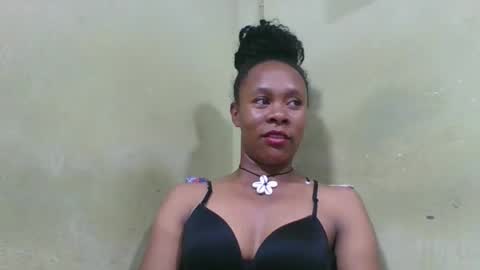 aimee982179 online show from April 16, 5:36 pm