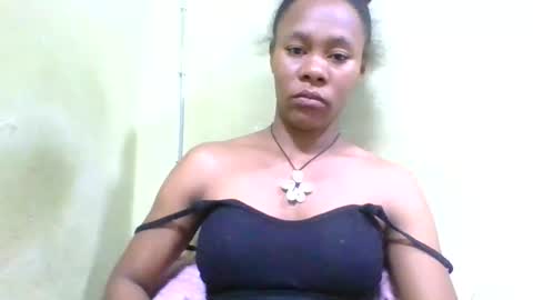 Snapshot of aimee982179 chatting on June 6, 7:57 am aimee982179 online show from June 6, 7:57 am