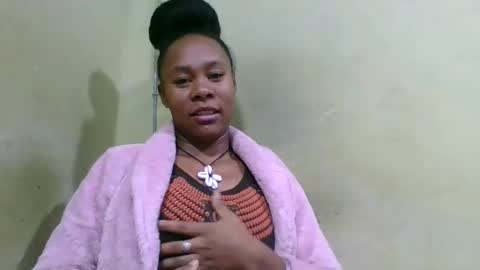 Snapshot of aimee982179 chatting on June 10, 4:34 am aimee982179 online show from June 10, 4:34 am