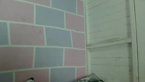 J  online show from March 3, 6:58 pm