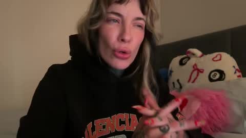 Airgead online show from April 4, 10:51 pm