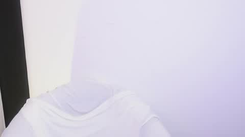 Snapshot of airi_pierce chatting on April 22, 12:07 pm Airi online show from April 22, 12:07 pm