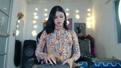 aisha299 online show from December 20, 4:41 am