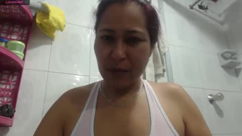 Snapshot of aisha_french chatting on January 19, 3:05 pm aisha_french online show from January 19, 3:05 pm