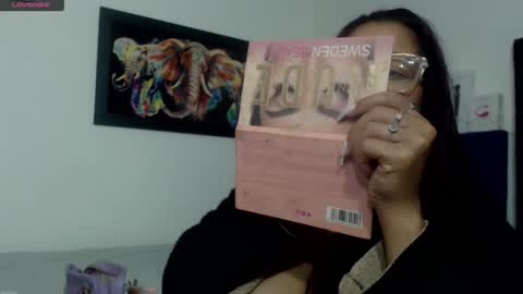 Snapshot of aisha_french chatting on February 14, 8:55 am aisha_french online show from February 14, 8:55 am