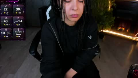 Aisha online show from April 3, 8:34 am