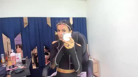 Snapshot of aisha_hotts777 chatting on April 22, 3:31 am Aisha online show from April 22, 3:31 am