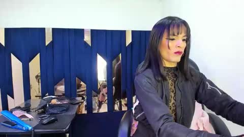 Snapshot of aisha_hotts777 chatting on April 25, 3:20 am Aisha online show from April 25, 3:20 am