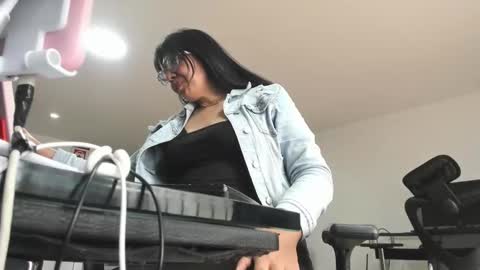 Snapshot of aisha_latina chatting on November 10, 5:01 pm Katie online show from November 10, 5:01 pm