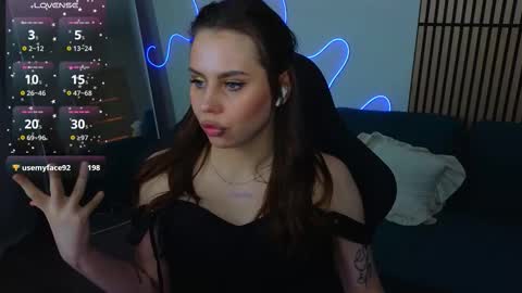 Aisha online show from February 6, 4:43 pm